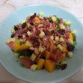 El cooksnap de Menci está cocinando cuando hizo Ensalada con melocotón en almíbar y jamón serrano.