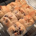 kanakomoon's cooksnap of when they made Apart Banana bread with dried strawberry using a bread machine.