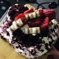 صورة من Hoor M Yaiş، شاركها بعد تجربة وصفة كيكة الرد فلفت لعيد ميلاد زوجي وبطريقة ثانية🎂🍰
