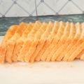 Muskan Mishra (PUNAM) का कुकस्नैप जब उन्होंने मिनी चीज हर्ब्स ब्रेड लोफ (Mini cheese herbs bread loaf recipe in Hindi) बनाया था।