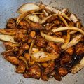 Cooksnap MocQue semasa beliau membuat Ayam Masak Lada Hitam.