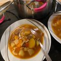 Bettina Tóth Cooksnap-ja, amikor elkészítette a(z) Marhagulyás leves, zabpehelylisztes, zöldséges nokedlivel receptet.