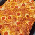 Ferencné Becsei Irénke Cooksnap-ja, amikor elkészítette a(z) Sajtos szélű pizza receptet.