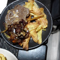 El cooksnap de Arturo De Vera cuando hizo Solomillo de ternera al humo con ajos confitados, chips de batata y parrillada de verduras.