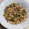 El cooksnap de Vanessa Martin cuando hizo Ensalada de garbanzos, anchoas y aceitunas negras.