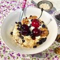Cooksnap από Έλενα Χονδρογιάννη στη συνταγή Γιαούρτι με κεράσια, βρώμη, μέλι και ξηρούς καρπούς