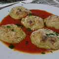 El cooksnap de Paul Pope cuando hizo Albóndigas de calabacín con salsa de tomate casero.