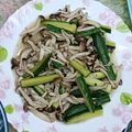 綺綺 的 鴻禧菇炒蘆筍佐小黃瓜 cooksnap