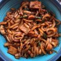 Cooksnap Zati Kamarulzaman semasa beliau membuat Udon Pedas Sos Korea Adabi.