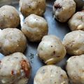Poonam Singh का कुकस्नैप जब उन्होंने सोंठ के लड्डू (Sonth ke Laddu recipe in Hindi) बनाया था।