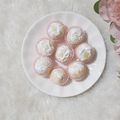 Cooksnap amalia semasa beliau membuat Biskut Arab 3 Bahan.
