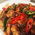 Cooksnap dari Metha Wedhaninggar untuk resep #BikinRamadhanBerkesan dengan menu buka puasa di hari pertama dengan Oseng kikil 😁
