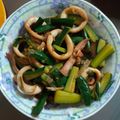 許惠茹 的 小黃瓜炒中卷 cooksnap