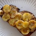 Cooksnap de Paula Aleixo quando cozinhou Tosta de Banana com Manteiga de Amêndoa.