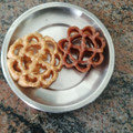Shrimathi Samayal 's cooksnap of when they made 🥨2 இன் 1 கோதுமை அச்சு முறுக்கு இனிப்பு மற்றும் கார சுவையில்🥨.