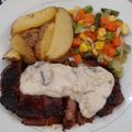 Cooksnap dari Sarah_Gholly untuk resep Sirloin Steak Mushroom Sauce (Creamy)