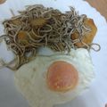 El cooksnap de Ana Isabel G C cuando hizo Anguriñas con gambas y huevo con base de patatas al ajo cabañil.