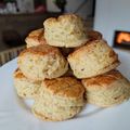 Tornyos-Csák Ildikó Cooksnap-ja, amikor elkészítette a(z) Sajtos-tepertős pogácsa receptet.