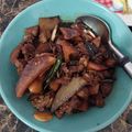 Cooksnap Azira Saidin semasa beliau membuat Daging masak kicap kentang.
