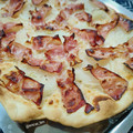 Encar's cooksnap of when they made Schneller und einfacher Flammkuchen mit Schinken, Speck und Zwiebeln.