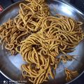 Chandra kamdar का कुकस्नैप जब उन्होंने बेसन के सेव (besan k sev recipe in Hindi) बनाया था।