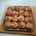 Ilona Horváthné Tóth Cooksnap-ja, amikor elkészítette a(z) Fokhagymás tejföllel és bacon szalonnával töltött leveles tészta receptet.