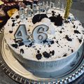 Szilvia Komjáthy Cooksnap-ja, amikor elkészítette a(z) Tripla csokis mousse torta Oreos keksz alappal sütés nélkül receptet.