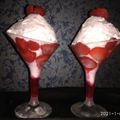 Dipika Bhalla का कुकस्नैप जब उन्होंने क्रीमी स्ट्रॉबेरी पंच (Creamy strawberry punch recipe in Hindi) बनाया था।