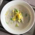 Cooksnap Ain Mohd Kitchen semasa beliau membuat Kubis Masak Lemak Putih.