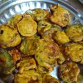 Madhuchanda Dey का कुकस्नैप जब उन्होंने हरे बैंगन के पकौड़े (Pakode of Green Brinjal recipe in hindi) बनाया था।