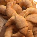 kisördög Cooksnap-ja, amikor elkészítette a(z) Tejes kifli receptet.