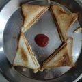 Ruhi roshan का कुकस्नैप जब उन्होंने आलू के सैंडविच (Aloo ke sandwich recipe in hindi) बनाया था।