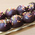 รูป Cooksnap ของ Angel Wanichanan เมื่อเขาทำ ช็อกบอล #ปาร์ตี้ของว่างChocolate balls