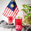 Cooksnap Iman Hasanah Musa semasa beliau membuat Strawberry Nata de Coco.