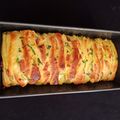 Cooksnap dari hanim_momciki untuk resep Garlic Scallion Smoke Beef Pull Apart Bread - ROTI LEMBUT EMPUK