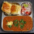 Twinkal Kalpesh Kabrawala's cooksnap of when they made બટર પાવ ભાજી(Butter Pav bhaji recipe in gujarati).