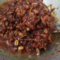 Cooksnap Atie SweetChocbakeries semasa beliau membuat Sambal ikan bilis.