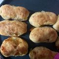 Cooksnap από Dafni Vasiliki Chantzi στη συνταγή Ζύμη για πίτσα και λουκανικοπιτάκια, τυροπιτάκια σαν ψωμένια είναι..!