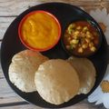 Dr. Pushpa Dixit का कुकस्नैप जब उन्होंने पूरी छोले (Puri chole recipe in hindi) बनाया था।