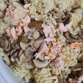 El cooksnap de Elena S.E. cuando hizo Radiatori con salmón y champiñones.