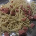 Cooksnap dari Novi Arnov untuk resep Spaghetti Aglio E Olio (with sausage & corned beef)