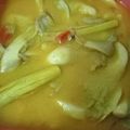 Cooksnap Chen Violet semasa beliau membuat Cendawan Tiram Masak Lemak Cili Api.