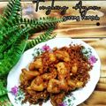 Cooksnap Hani Shaimi semasa beliau membuat Tongkeng Ayam Goreng.