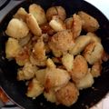 Luca Cooksnap-ja, amikor elkészítette a(z) Serpenyőben sült vajas, fokhagymás újburgonya! VEGÁN receptet.