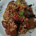 Cooksnap Mizzanem semasa beliau membuat Ayam Tiram Thai.