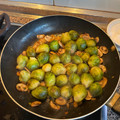 El cooksnap de Nacho Albarrán cuando hizo Coles de Bruselas con champiñones.