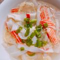 Cooksnap Lucy’s cooking semasa beliau membuat Sup Telur Jejari Ketam.