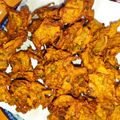 Bushra Mazhar's cooksnap of when they made Palak pakora with green chutney.