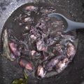 Cooksnap dari windy wellingtonia untuk resep Cumi Masak Hitam Khas Tuban