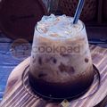 Cooksnap Aznie Khasri semasa beliau membuat Kopi Ais Kaw.